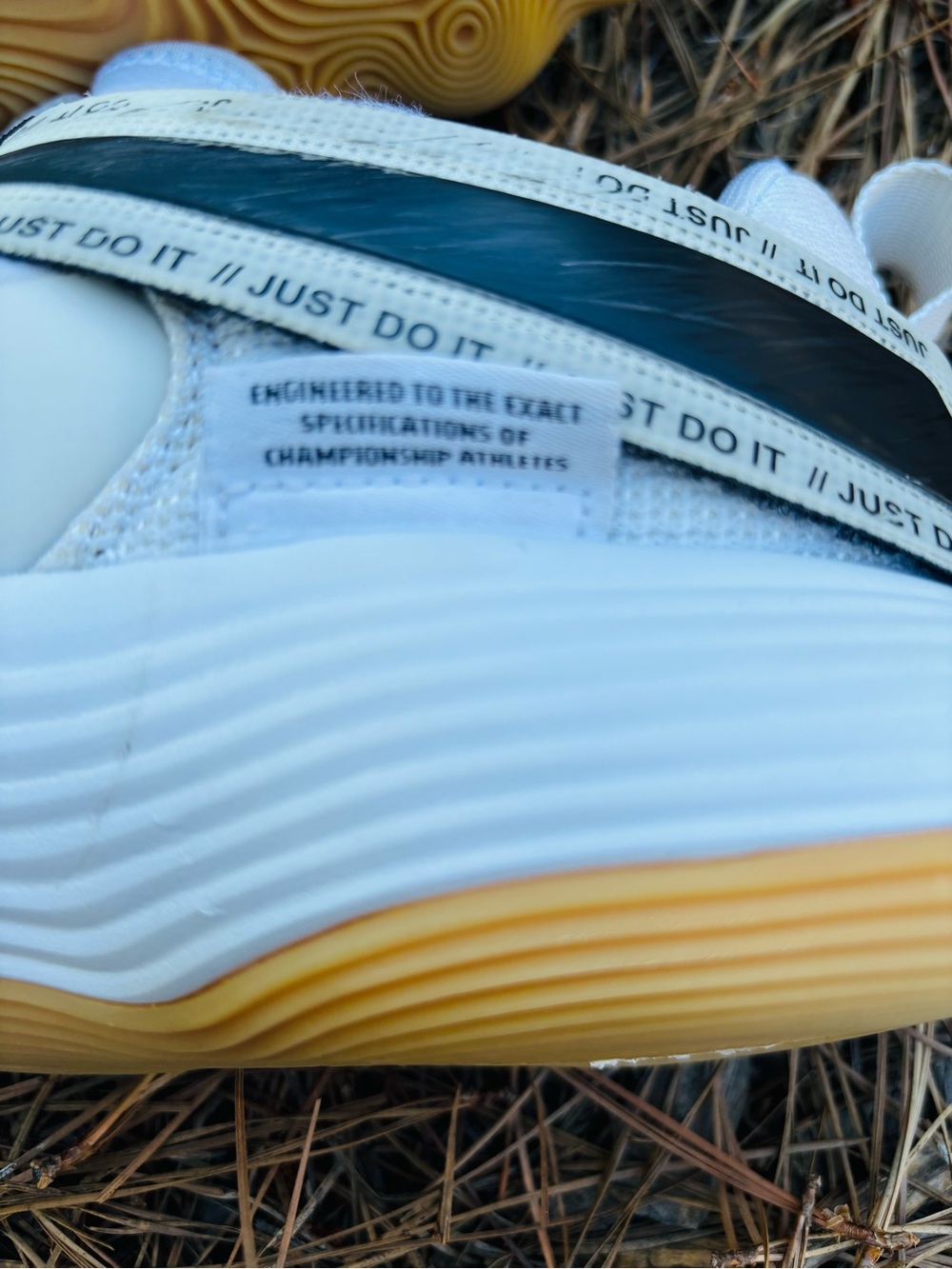 Nike React Hyperset Volleyball White & Black Sneakers with Gum Outsole Size 12 - Picture 9 of 12
